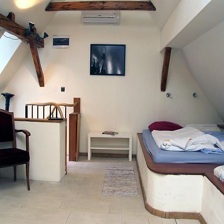 Guesthouse Lessi Zagabria Esterno foto