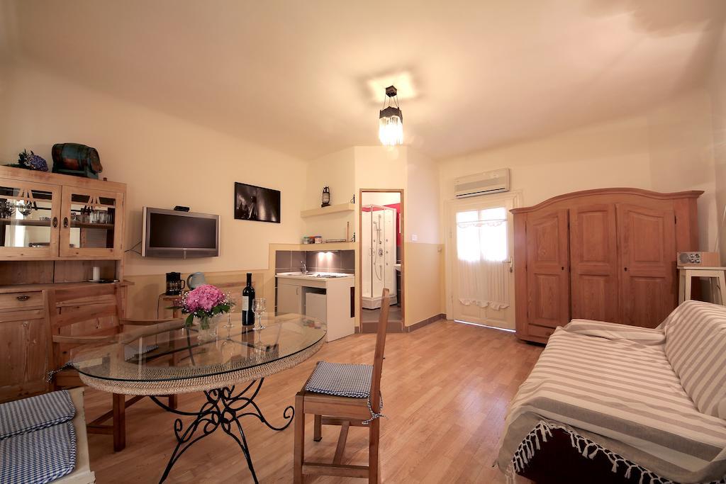 Guesthouse Lessi Zagabria Camera foto